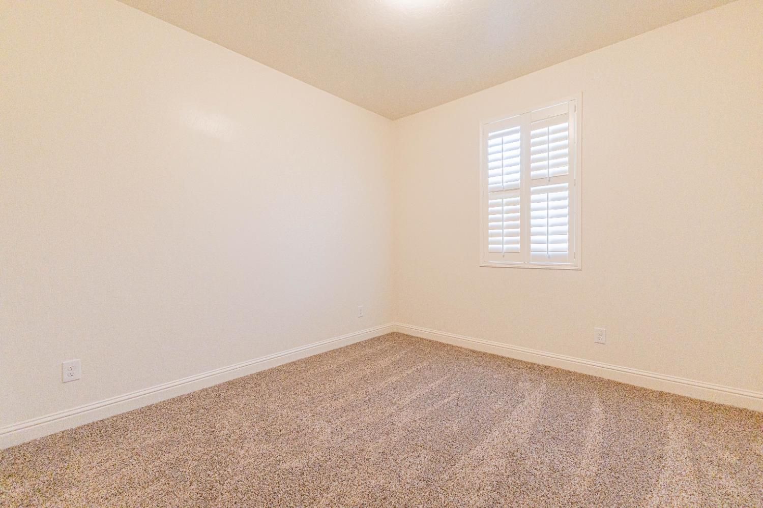 782 Skansen St, Kingsburg, CA 93631