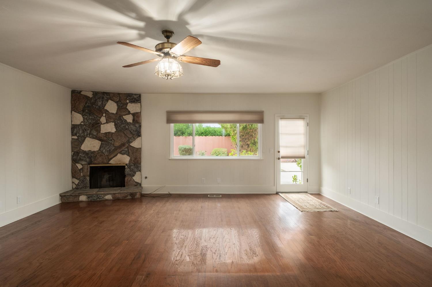 1646 W Paul Ave, Fresno, CA 93711