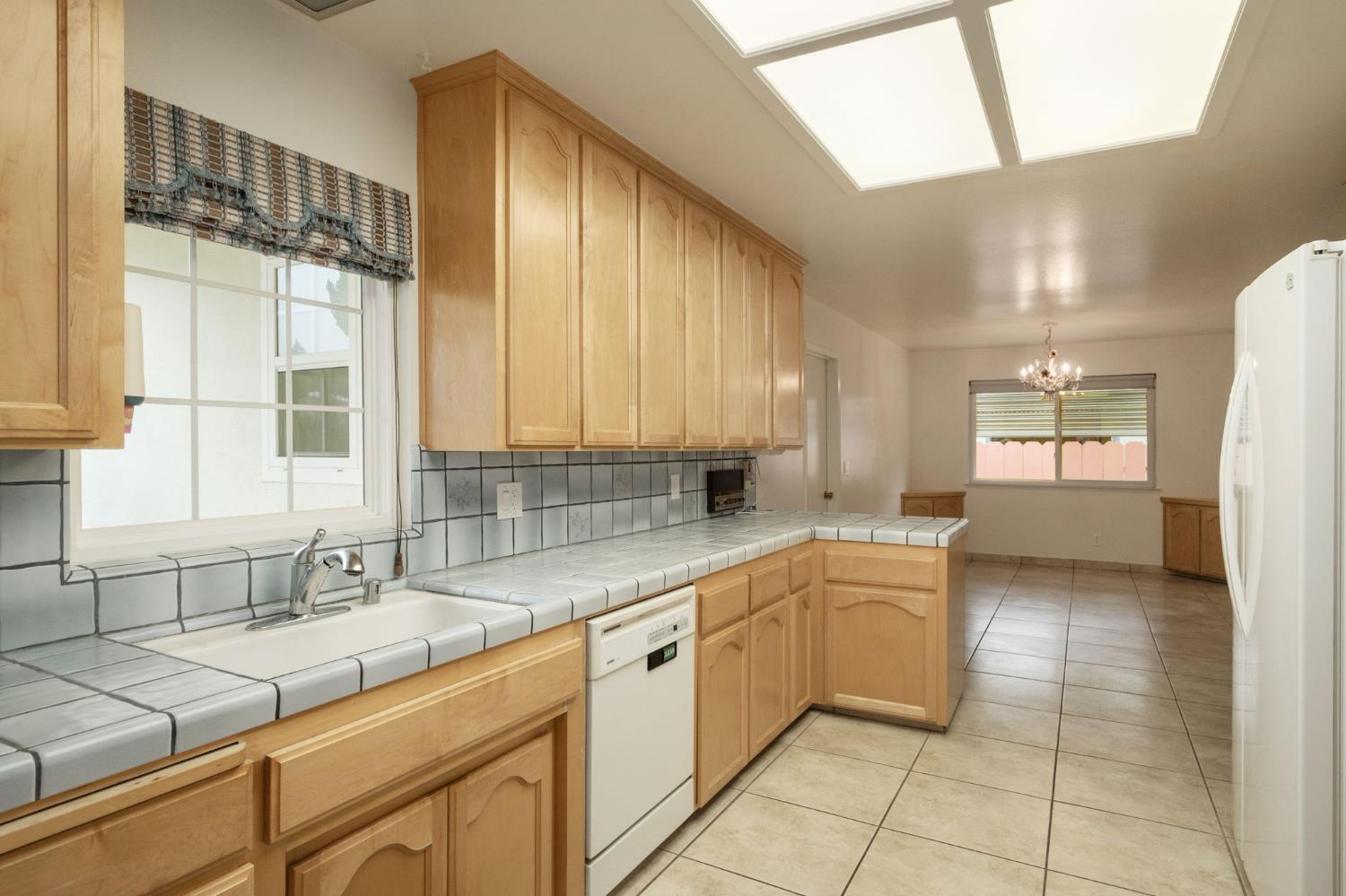 1646 W Paul Ave, Fresno, CA 93711