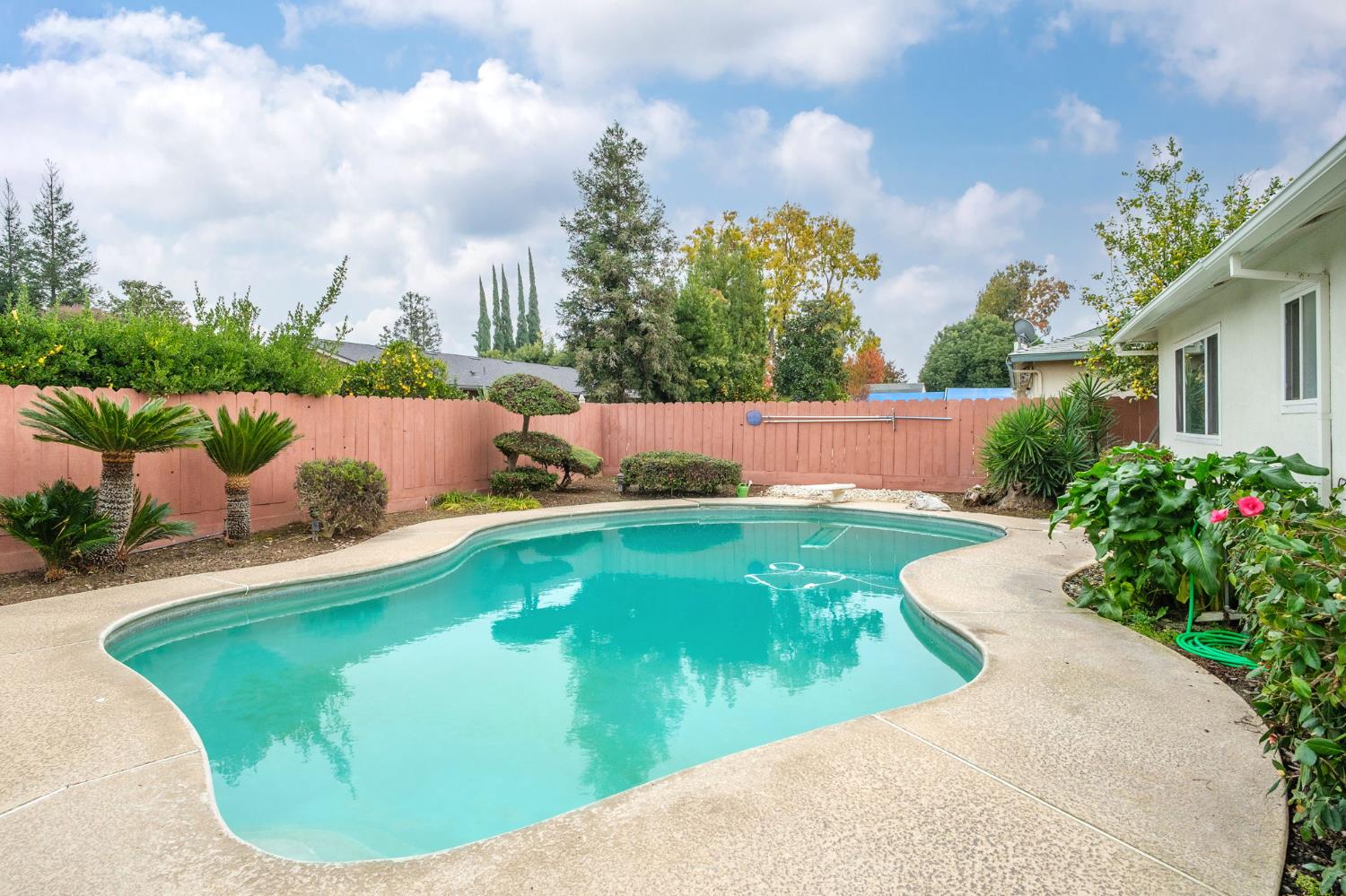 1646 W Paul Ave, Fresno, CA 93711