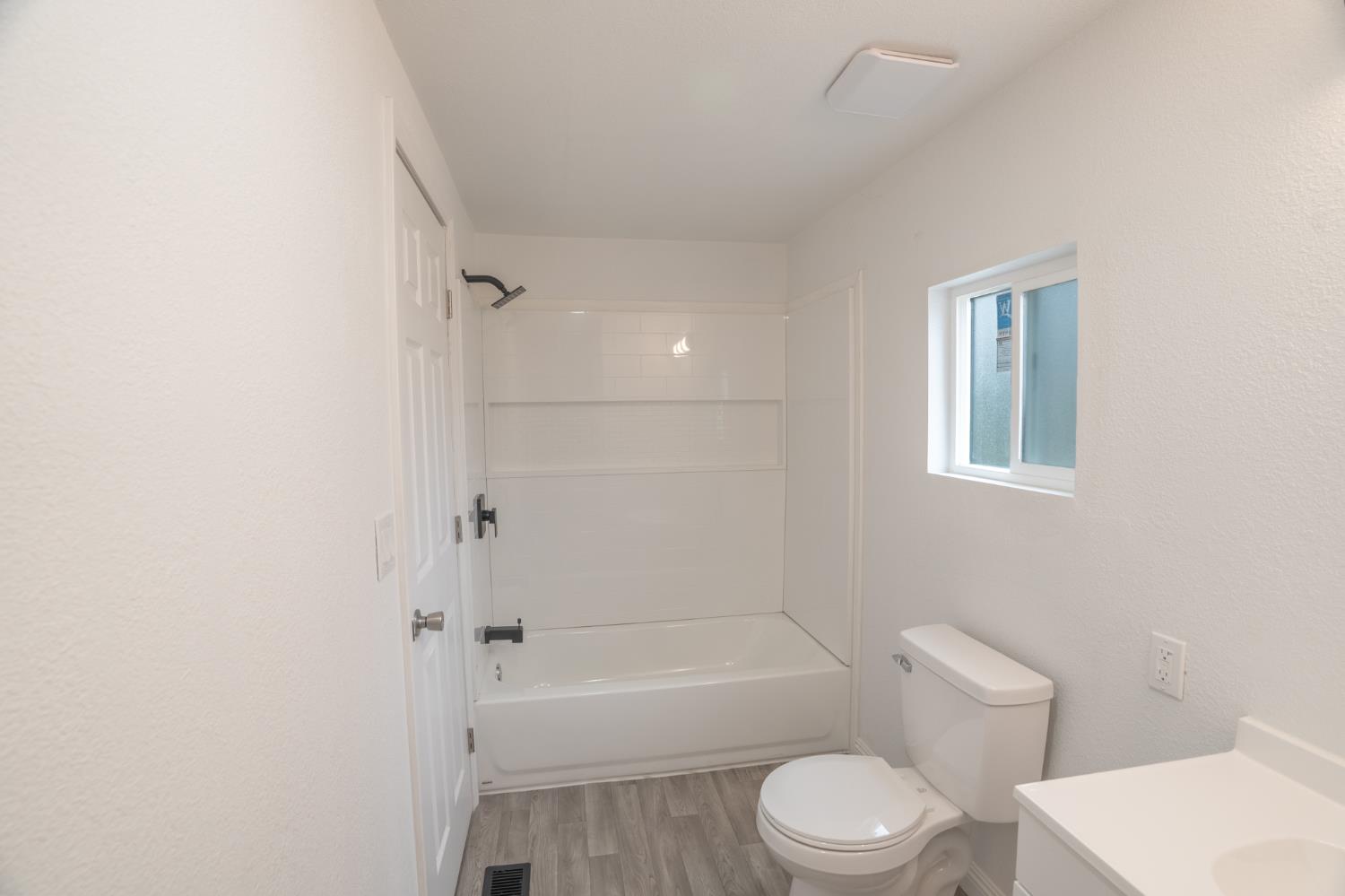 36712 Pebble Lane, Yokuts Valley, CA 93675