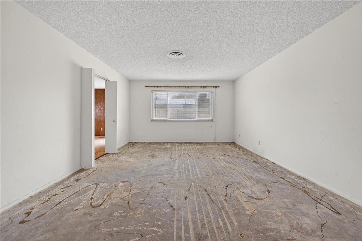 500 Friant Ct, Bakersfield, CA 93309