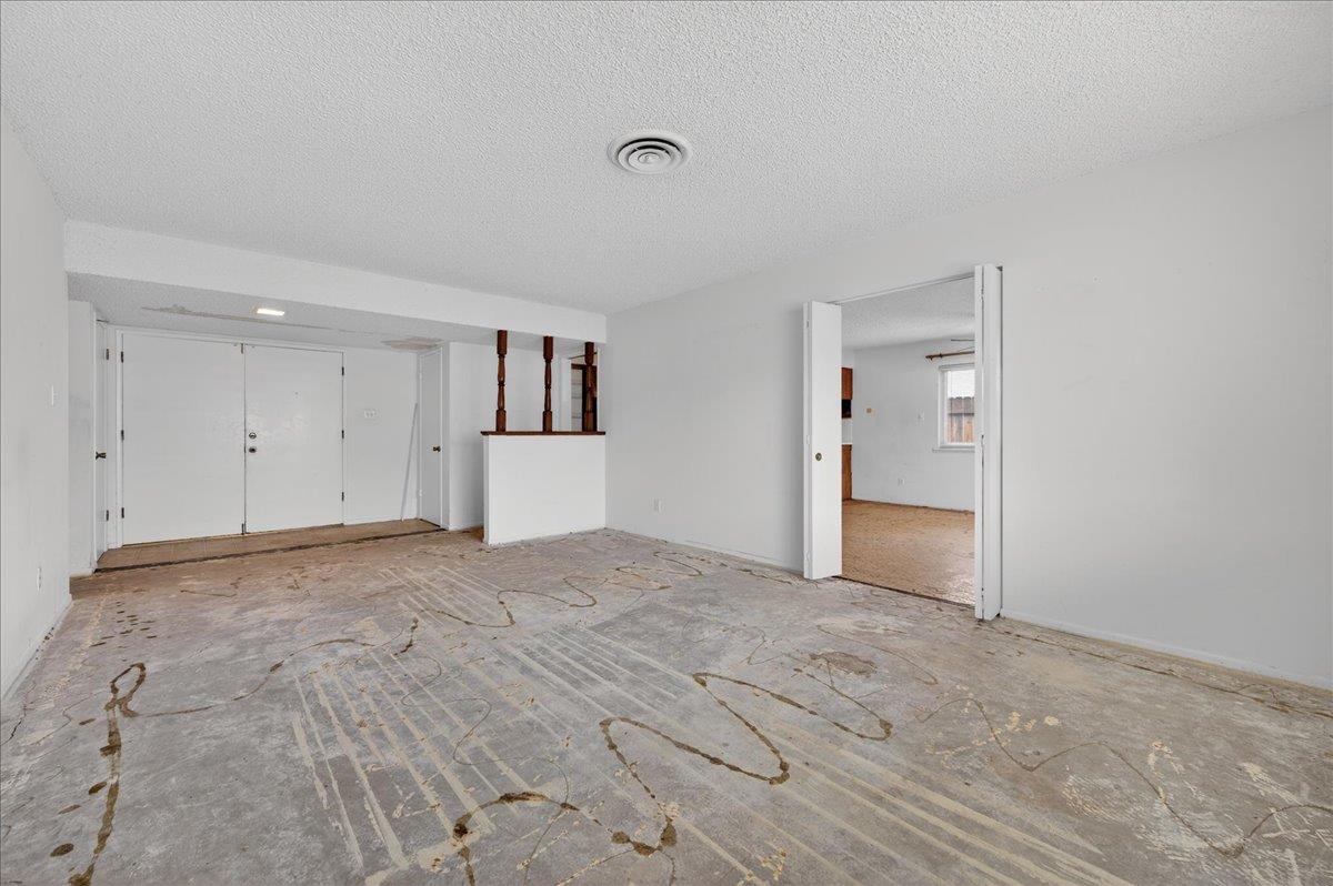 500 Friant Ct, Bakersfield, CA 93309