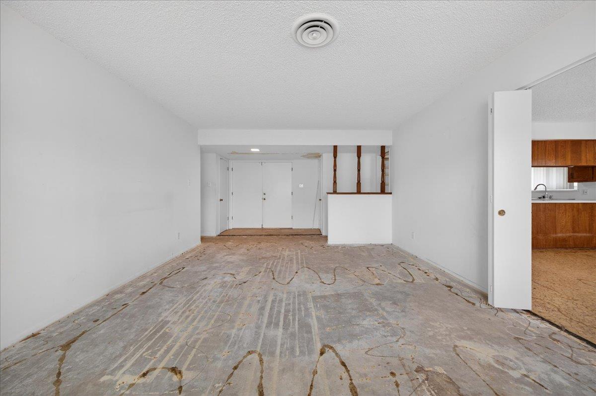 500 Friant Ct, Bakersfield, CA 93309