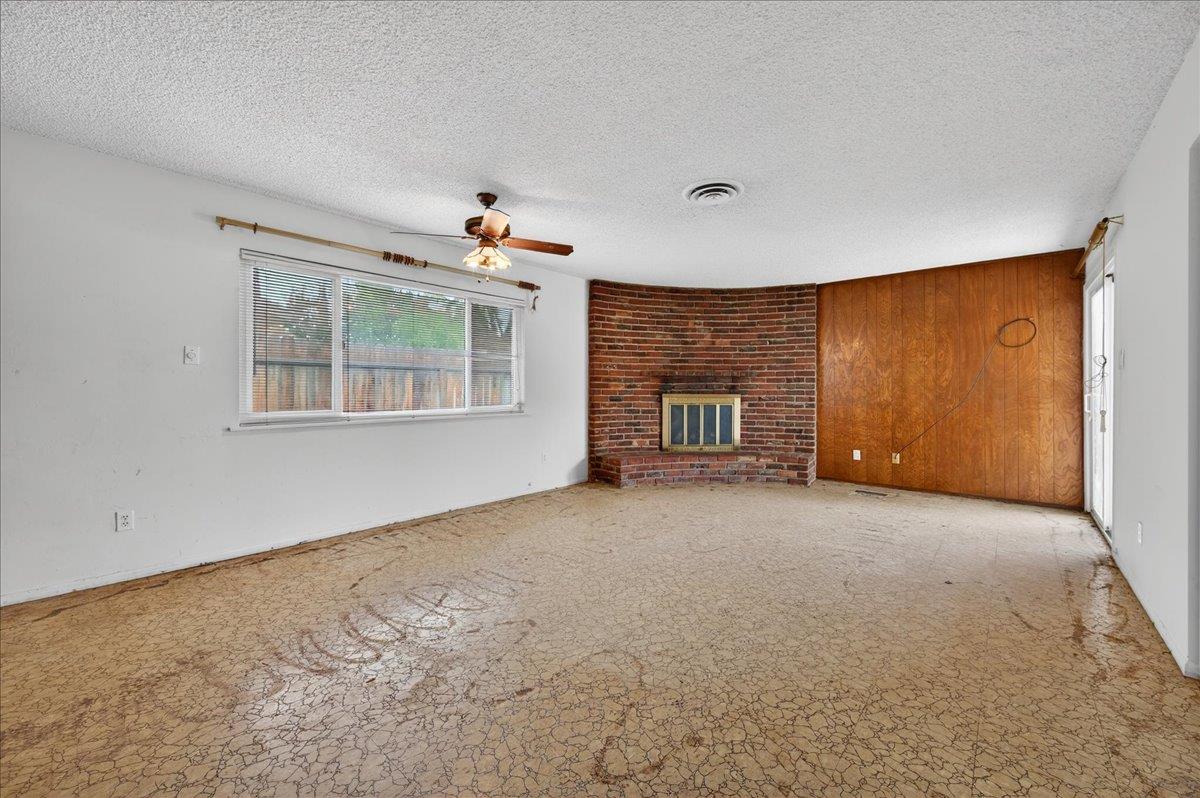 500 Friant Ct, Bakersfield, CA 93309