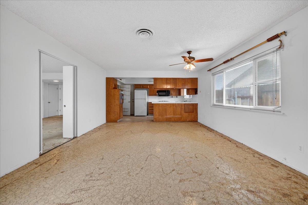 500 Friant Ct, Bakersfield, CA 93309