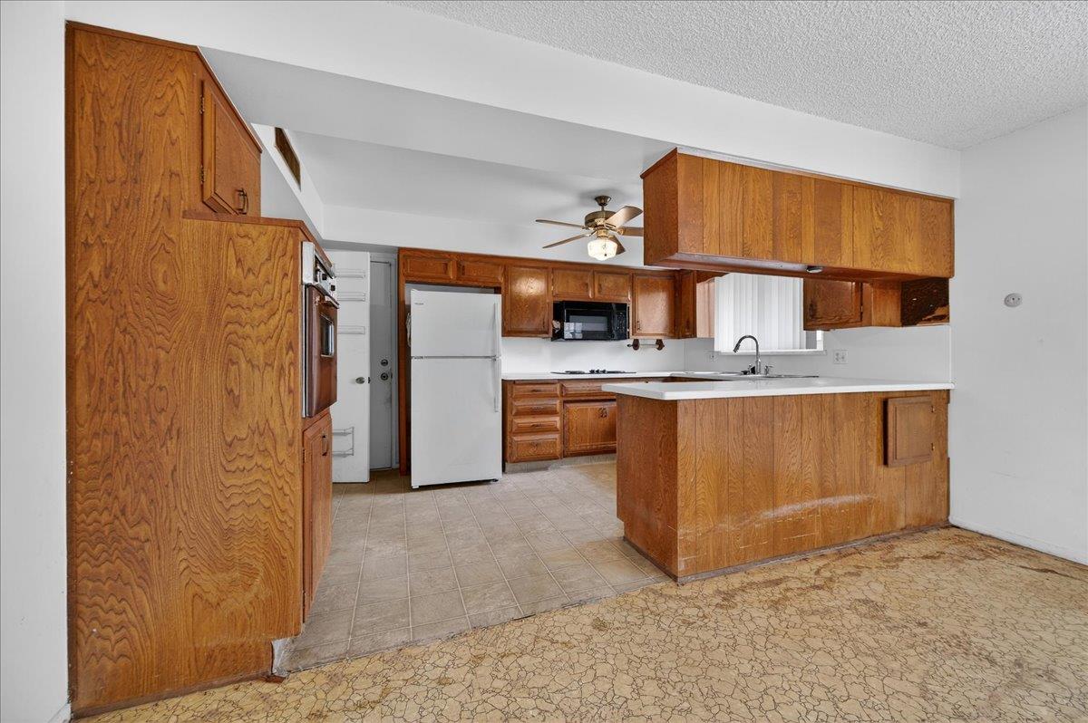 500 Friant Ct, Bakersfield, CA 93309