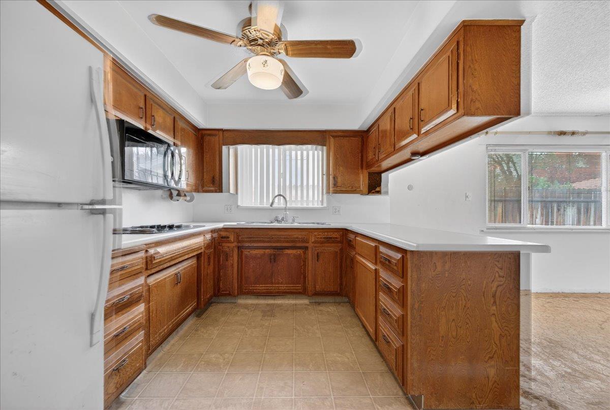 500 Friant Ct, Bakersfield, CA 93309