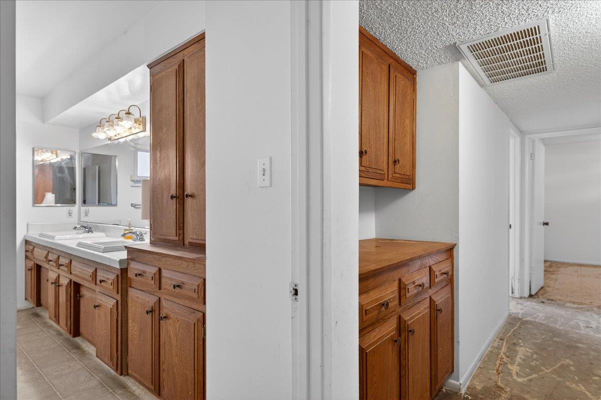 500 Friant Ct, Bakersfield, CA 93309