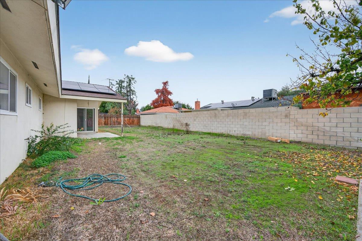 500 Friant Ct, Bakersfield, CA 93309