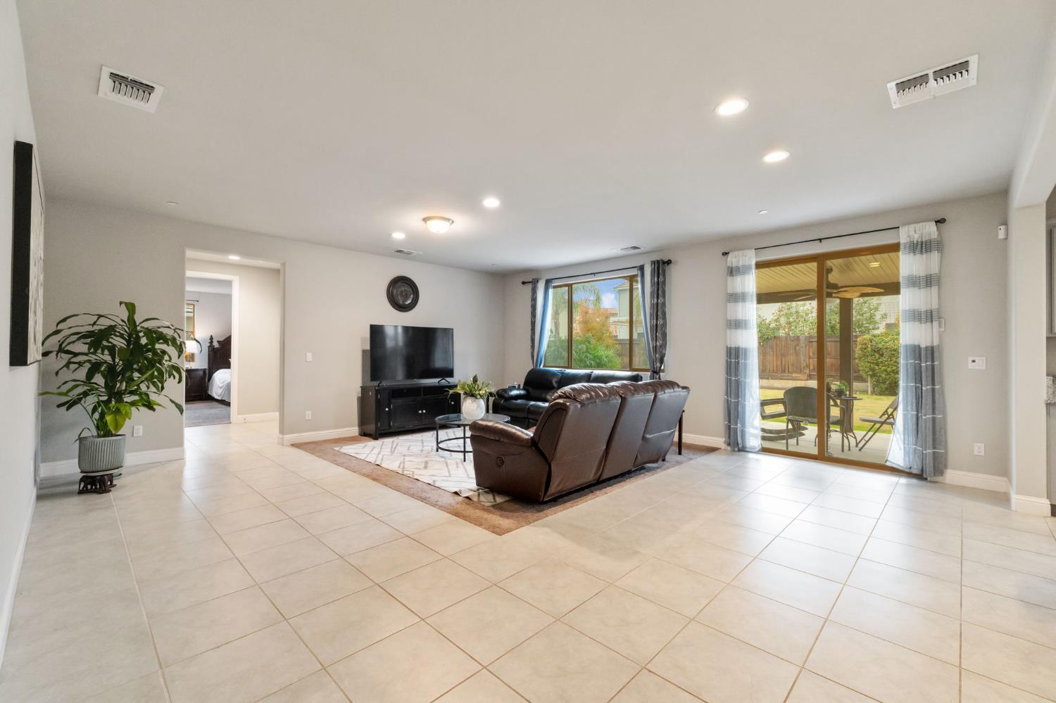 7330 E Princeton Ave, Fresno, CA 93737