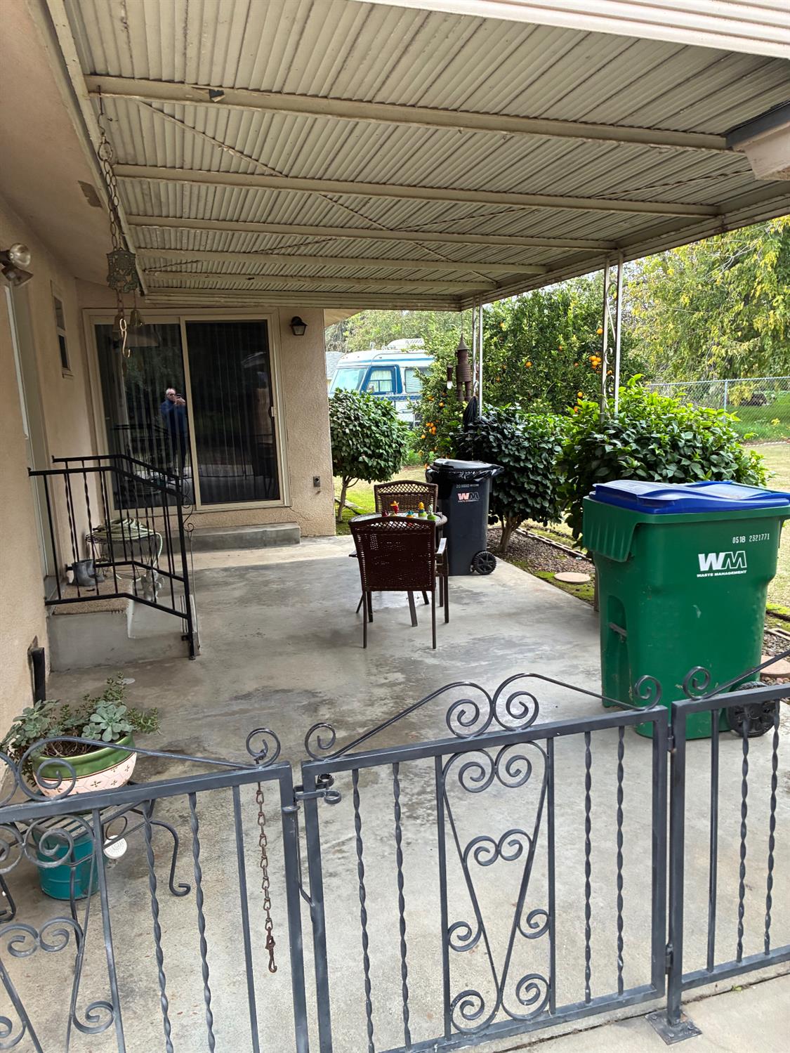 6874 E E. Olive Ave E, Fresno, CA 93727