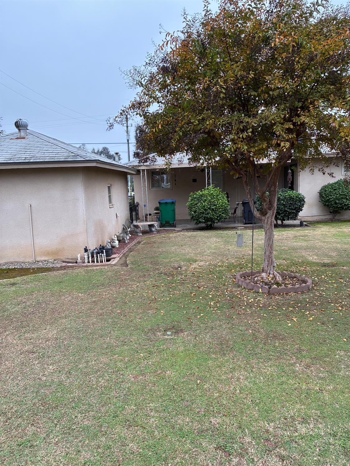 6874 E E. Olive Ave E, Fresno, CA 93727