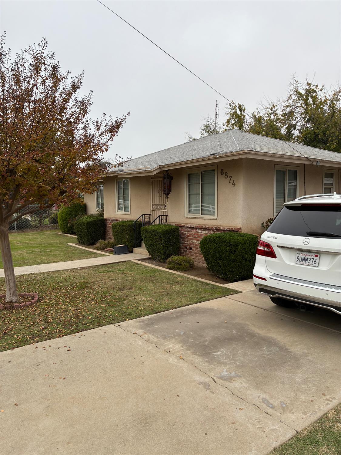 6874 E E. Olive Ave E, Fresno, CA 93727