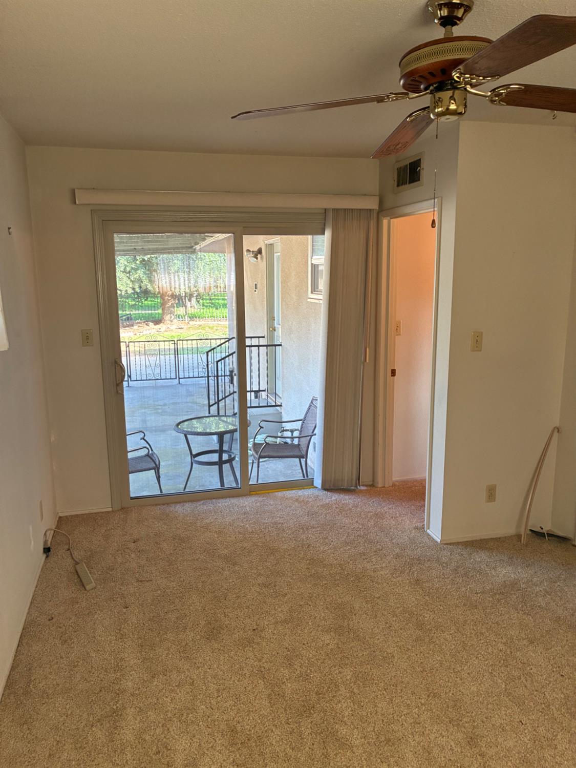 6874 E E. Olive Ave E, Fresno, CA 93727