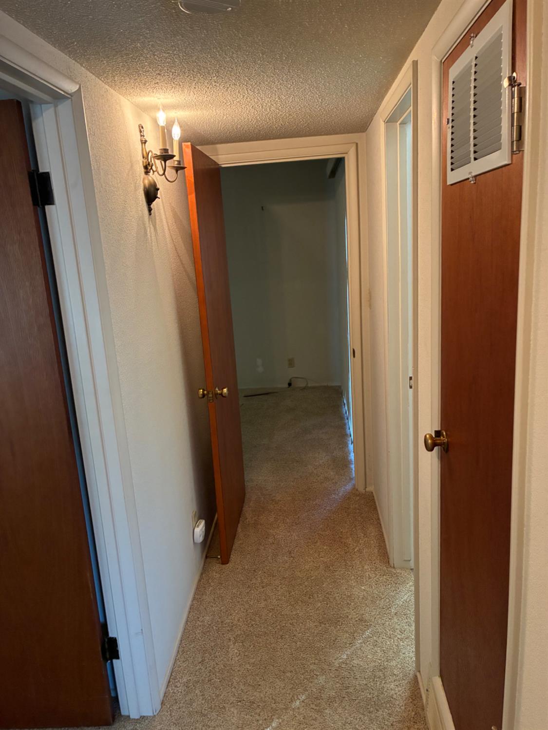 6874 E E. Olive Ave E, Fresno, CA 93727