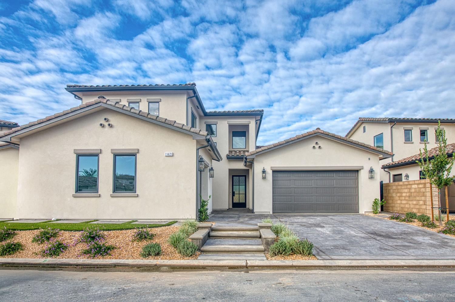 11421 N Live Oak Dr, Fresno, CA 93730