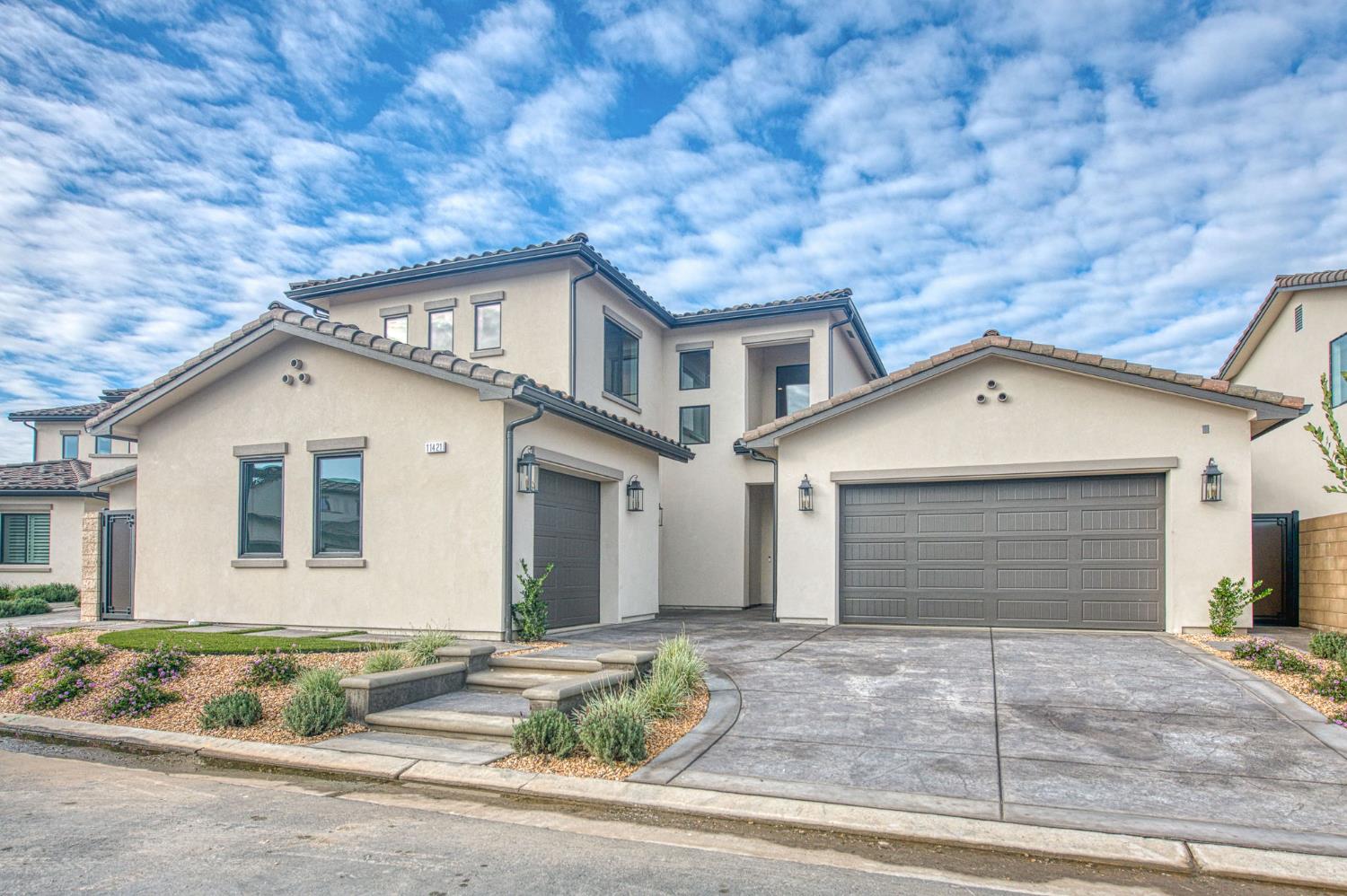 11421 N Live Oak Dr, Fresno, CA 93730