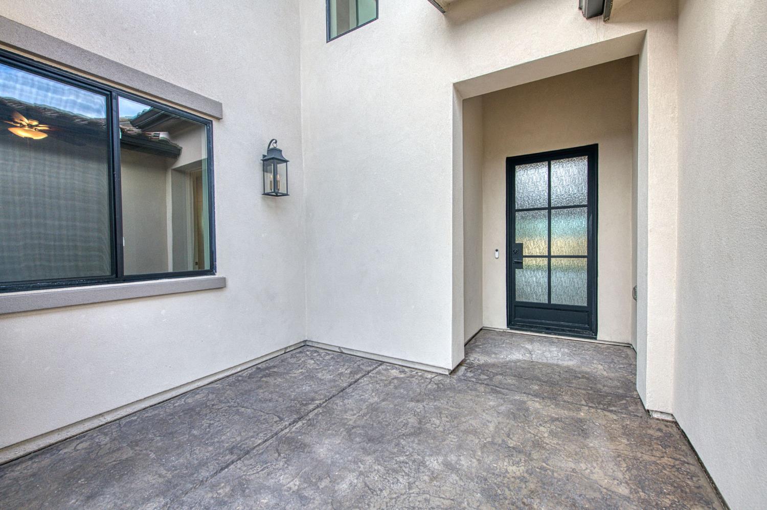 11421 N Live Oak Dr, Fresno, CA 93730