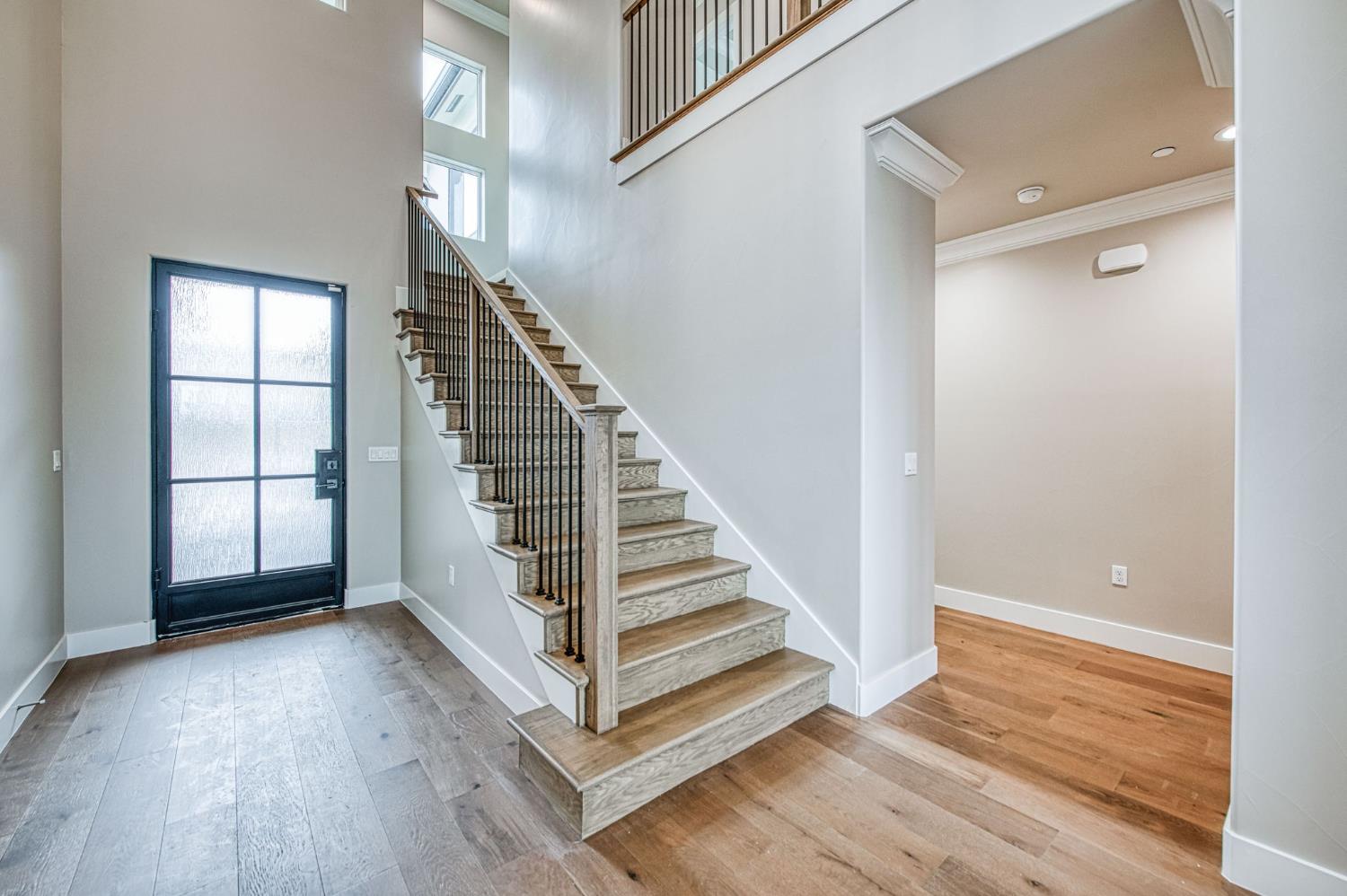 11421 N Live Oak Dr, Fresno, CA 93730