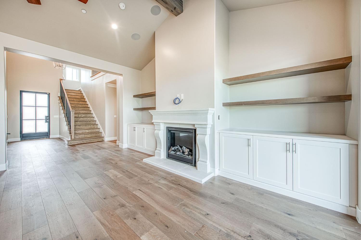 11421 N Live Oak Dr, Fresno, CA 93730