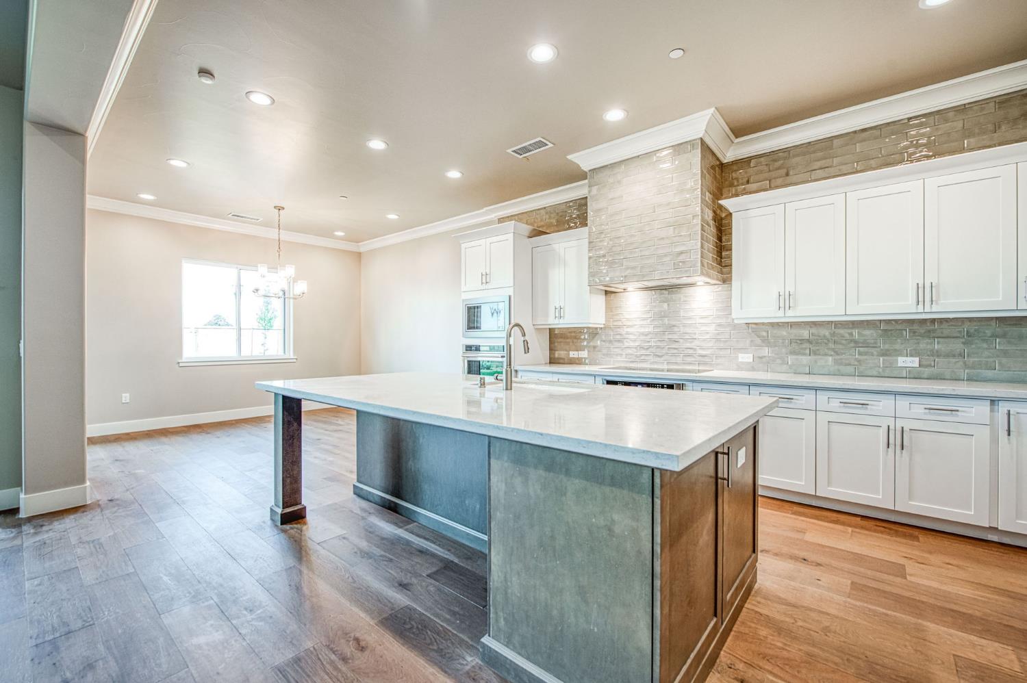 11421 N Live Oak Dr, Fresno, CA 93730