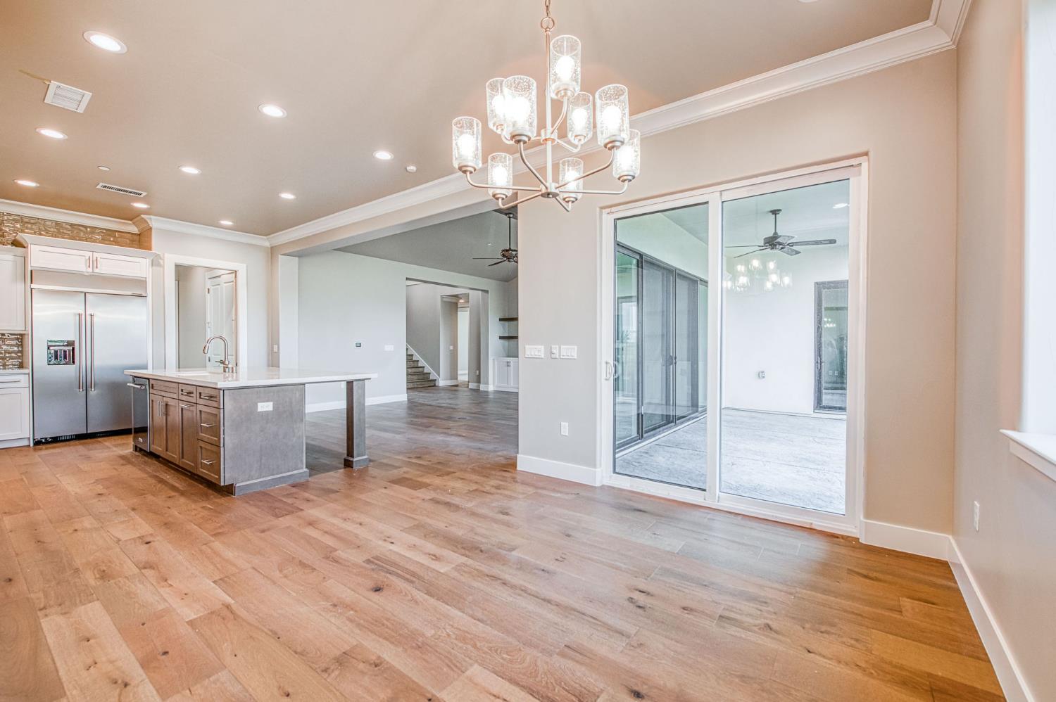 11421 N Live Oak Dr, Fresno, CA 93730