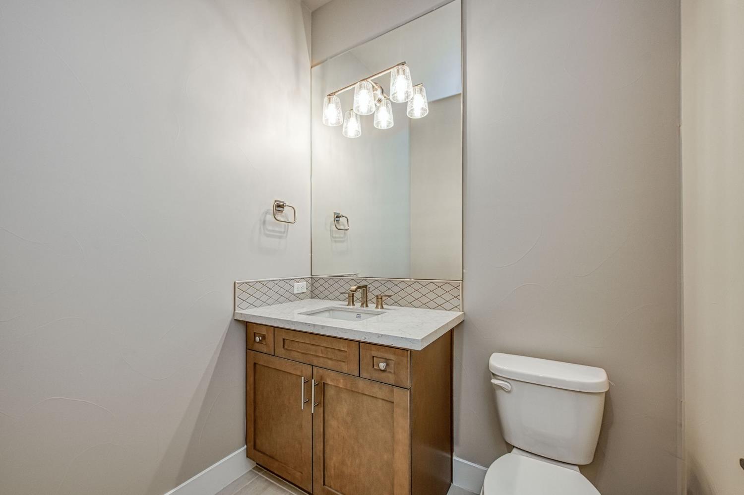 11421 N Live Oak Dr, Fresno, CA 93730