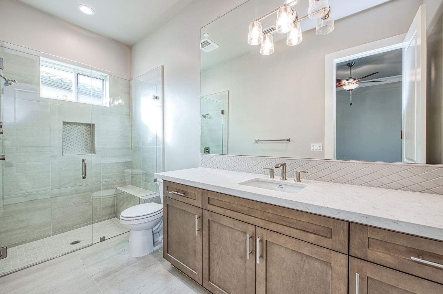 11421 N Live Oak Dr, Fresno, CA 93730