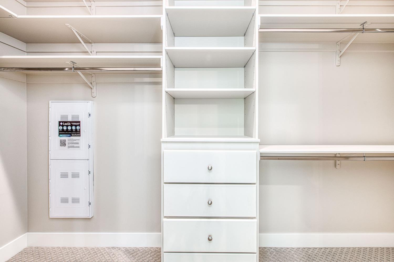 11421 N Live Oak Dr, Fresno, CA 93730