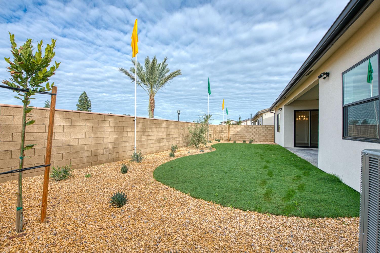 11421 N Live Oak Dr, Fresno, CA 93730