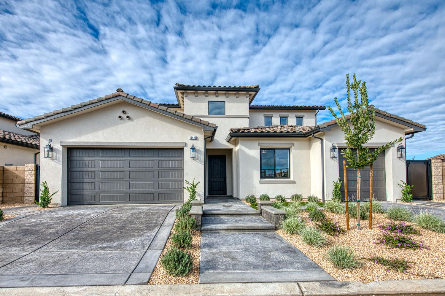 11429 N Live Oak Dr, Fresno, CA 93730