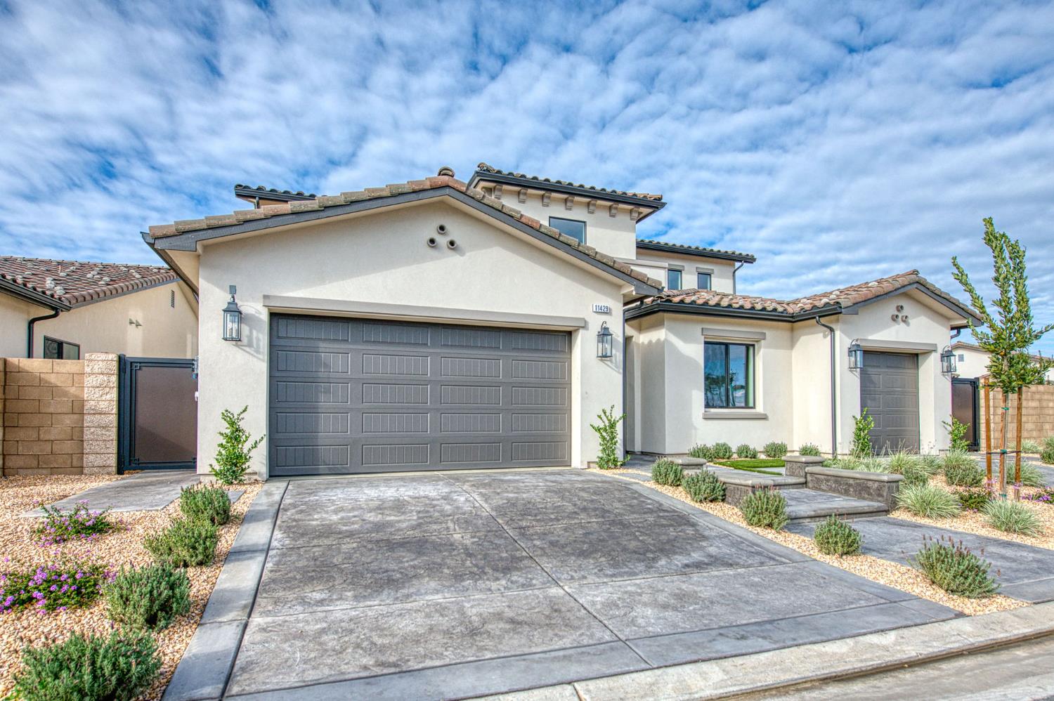 11429 N Live Oak Dr, Fresno, CA 93730