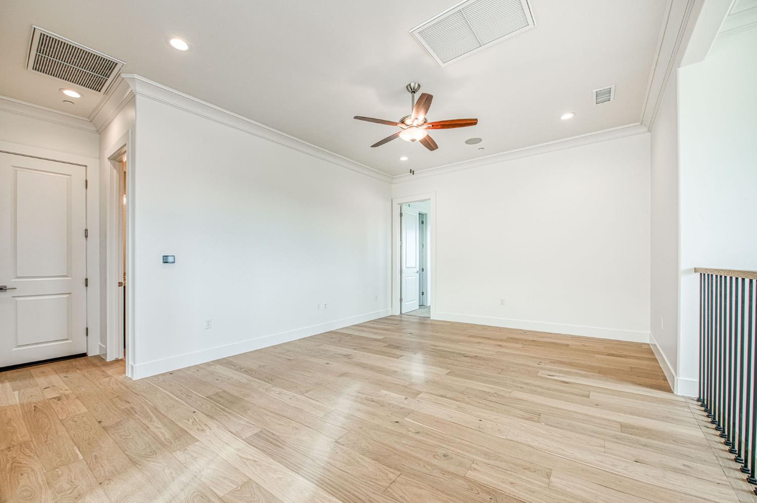 11429 N Live Oak Dr, Fresno, CA 93730