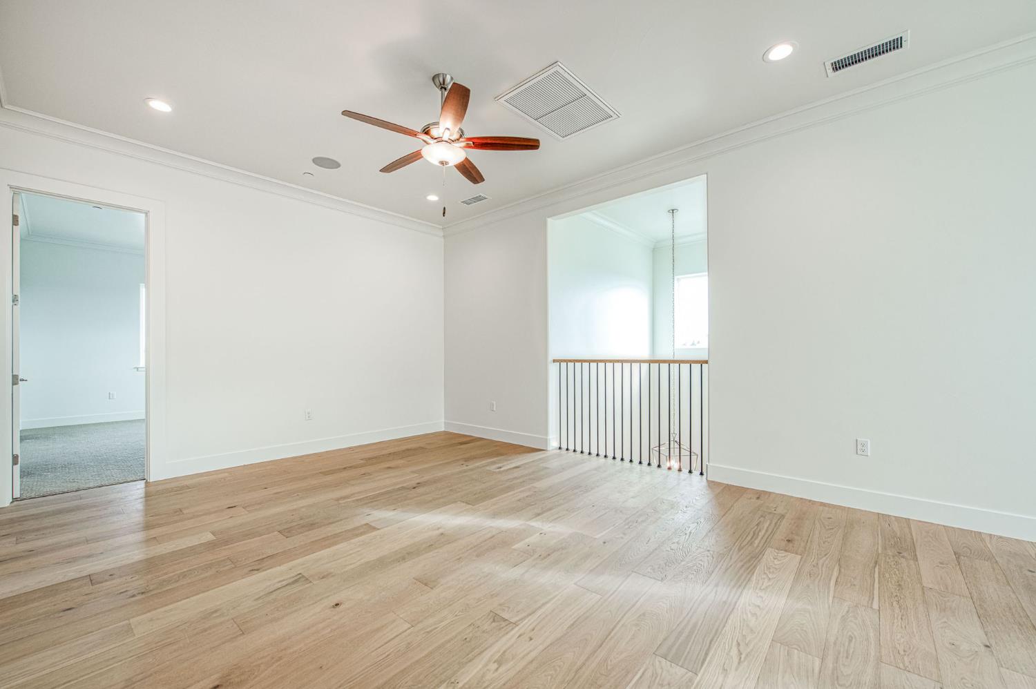 11429 N Live Oak Dr, Fresno, CA 93730