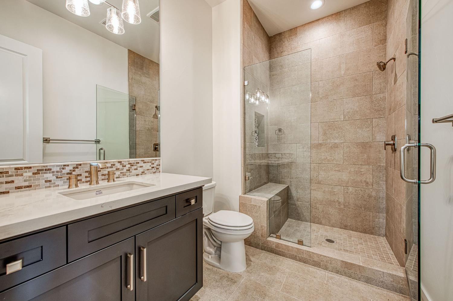 11429 N Live Oak Dr, Fresno, CA 93730