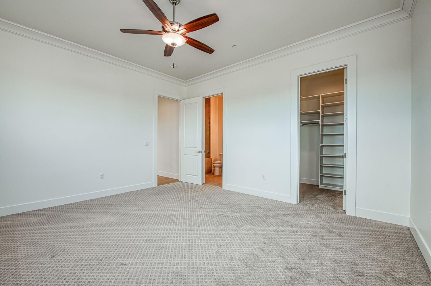 11429 N Live Oak Dr, Fresno, CA 93730