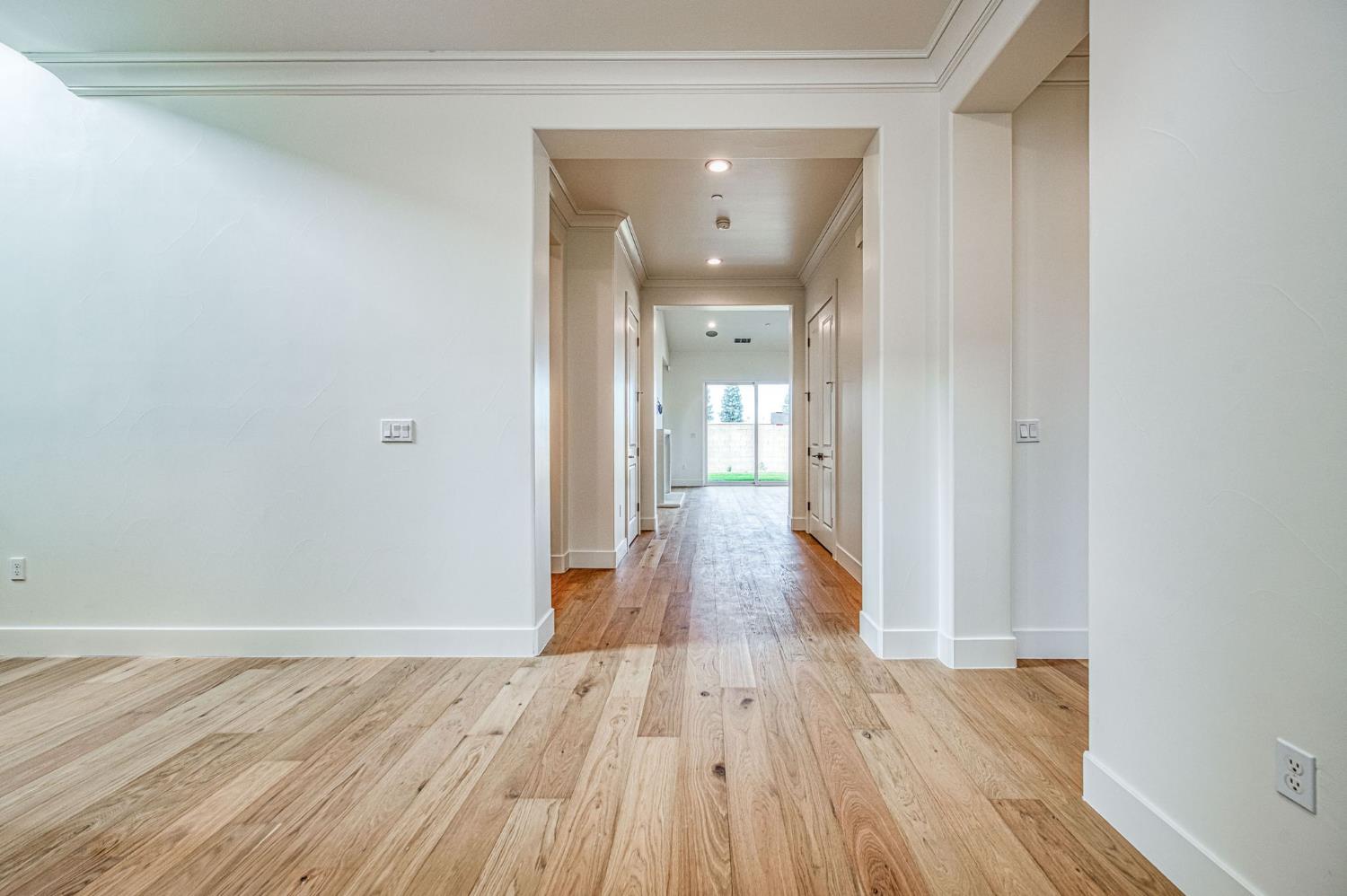 11429 N Live Oak Dr, Fresno, CA 93730