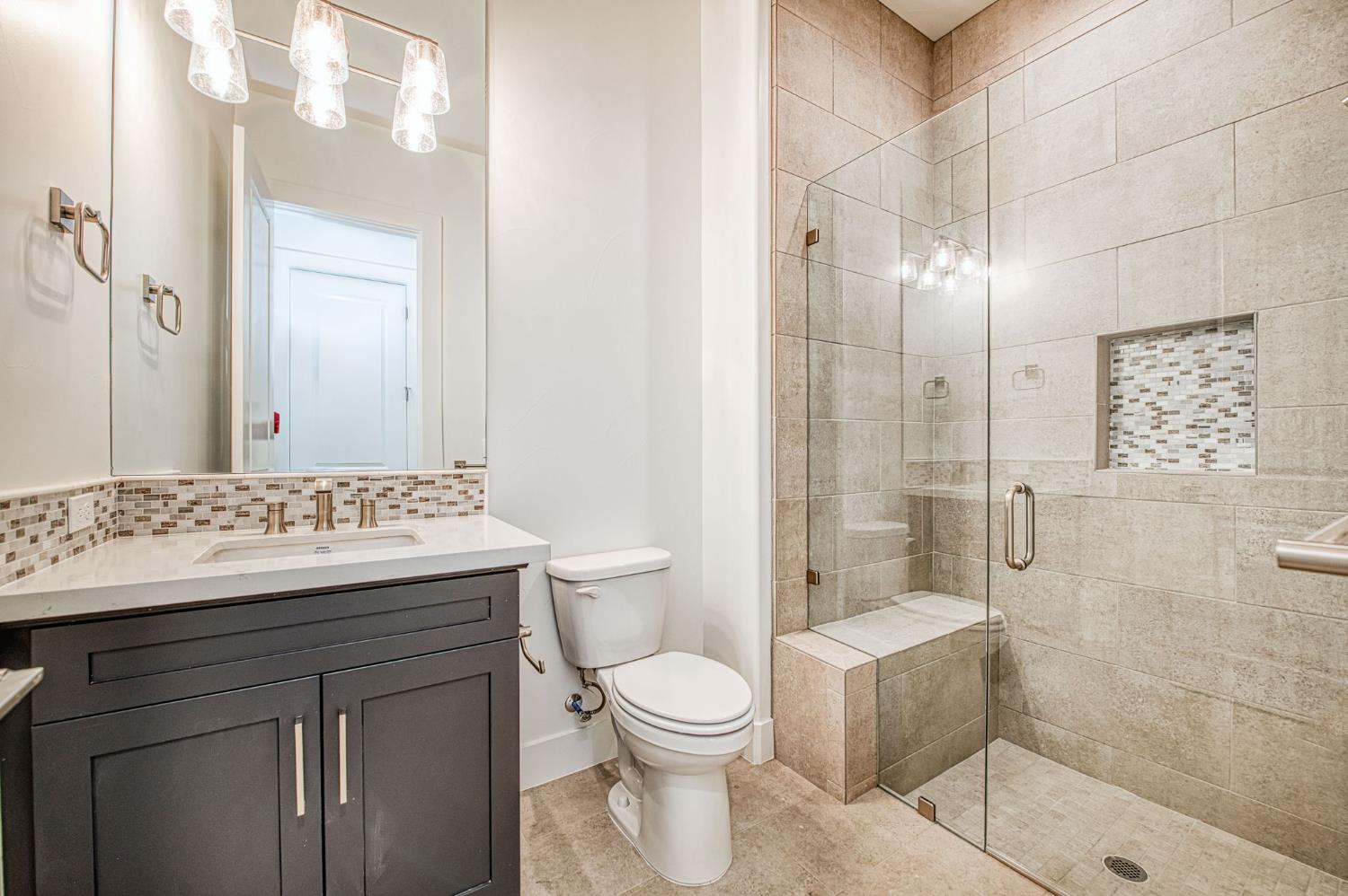 11429 N Live Oak Dr, Fresno, CA 93730