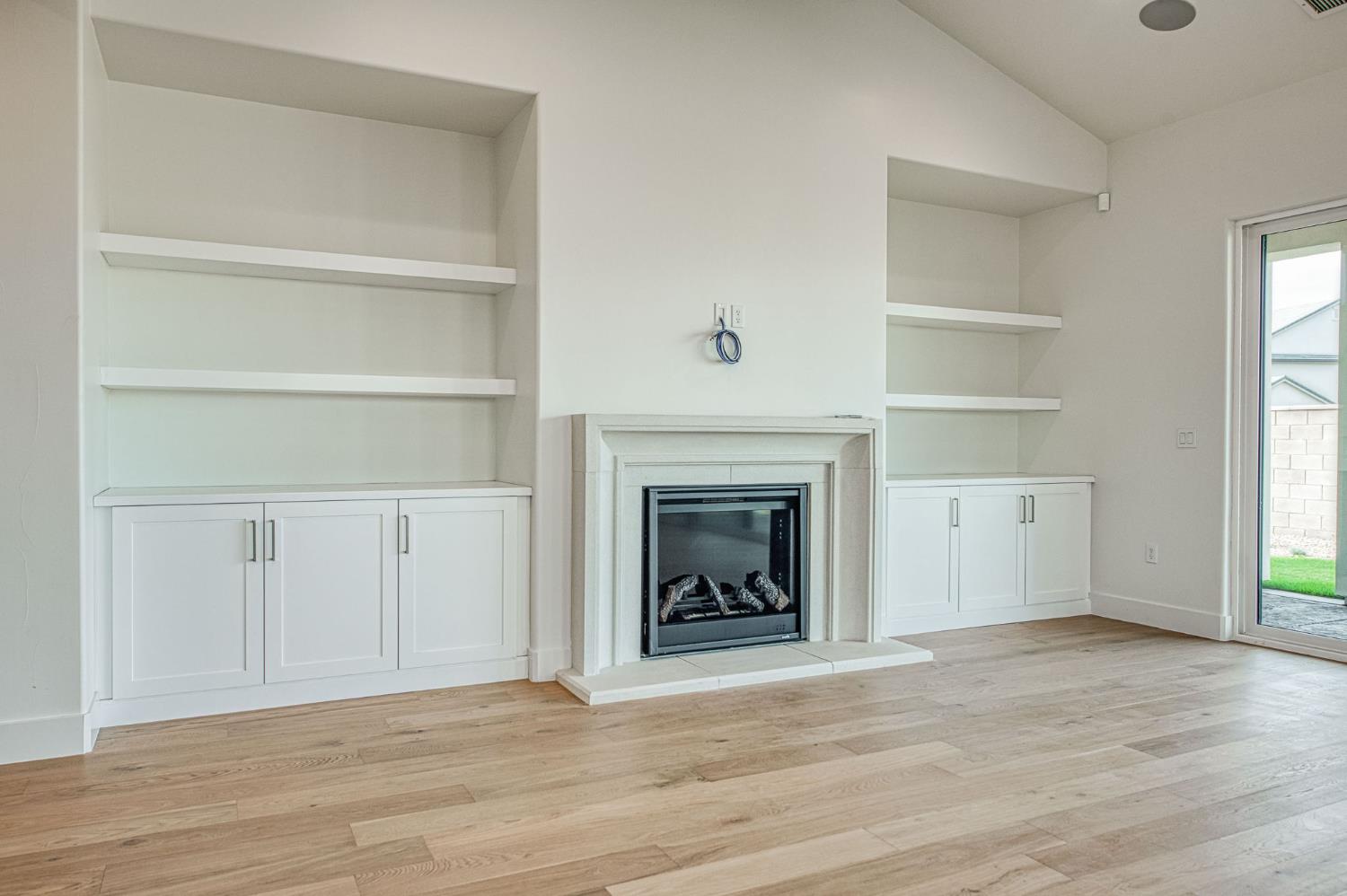 11429 N Live Oak Dr, Fresno, CA 93730