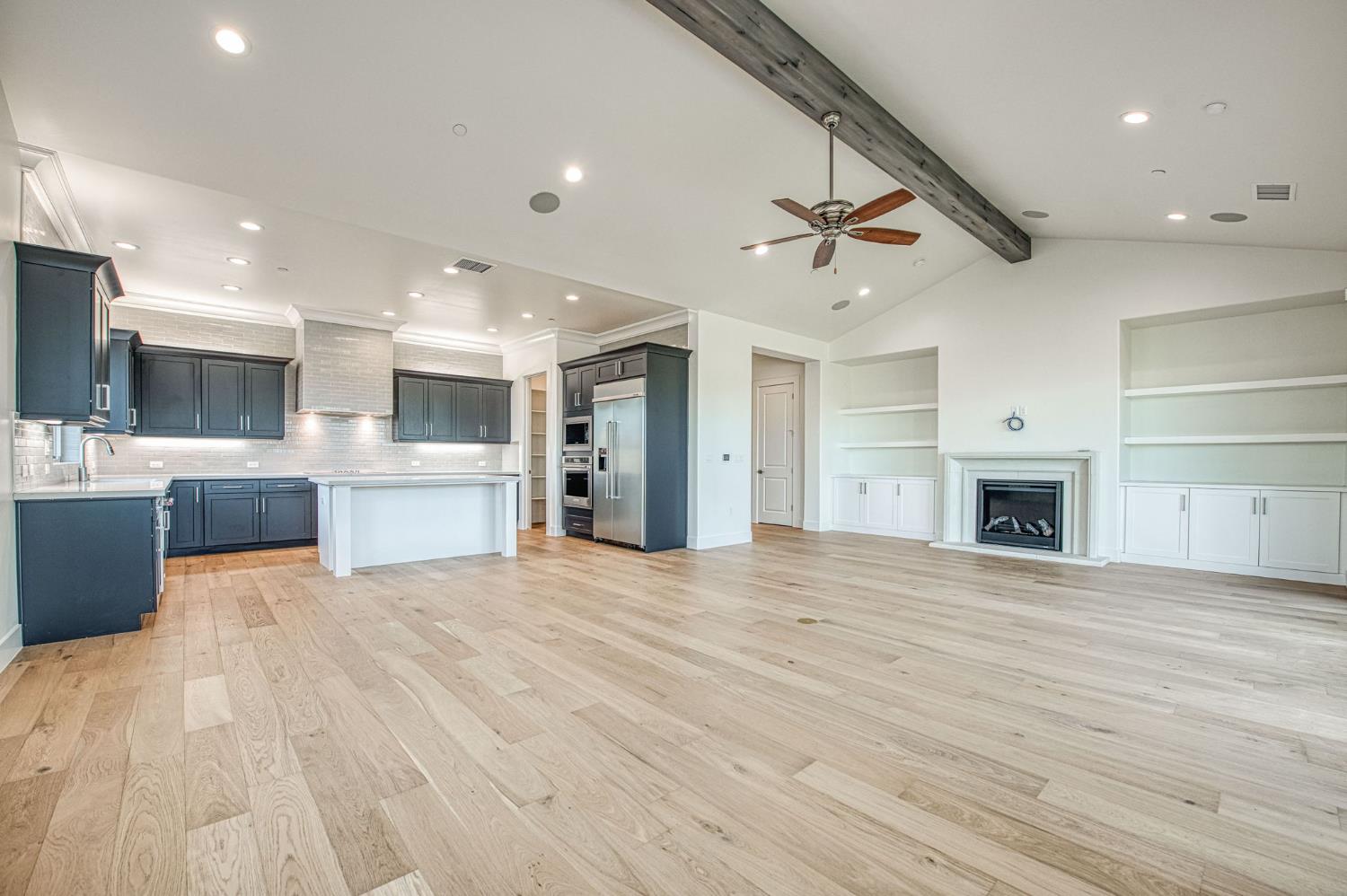 11429 N Live Oak Dr, Fresno, CA 93730