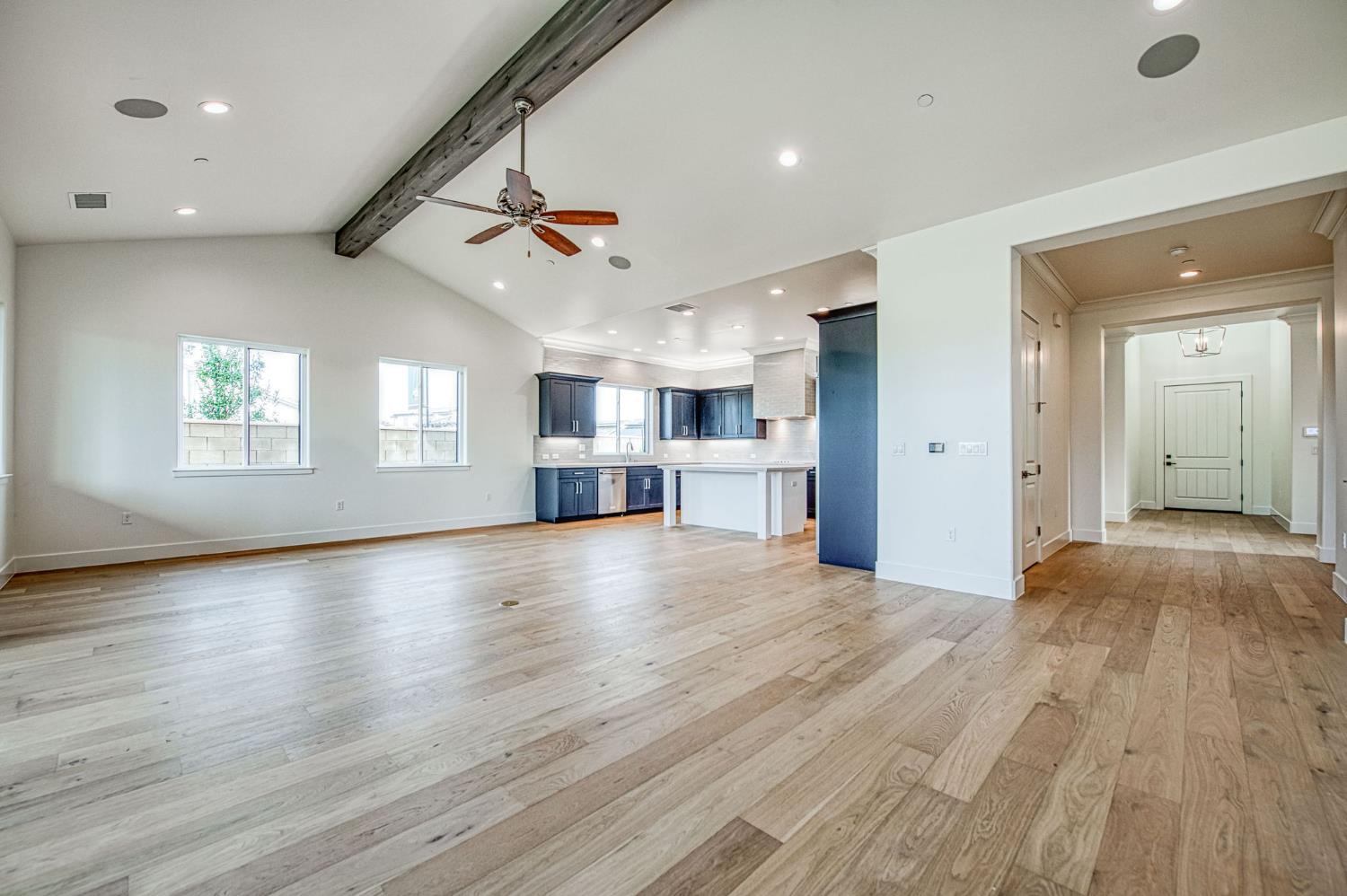 11429 N Live Oak Dr, Fresno, CA 93730