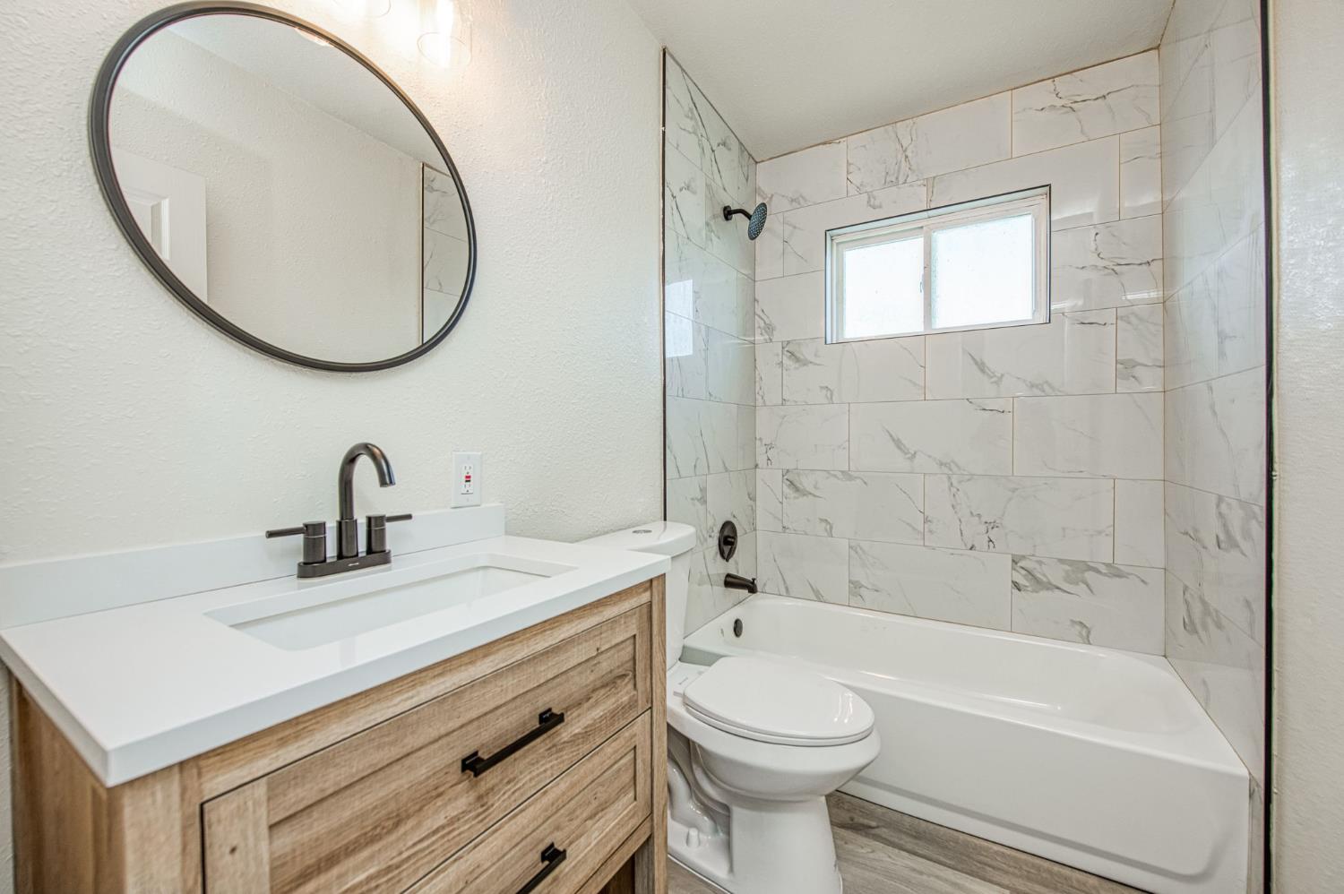 255 W Hawes Ave, Fresno, CA 93706