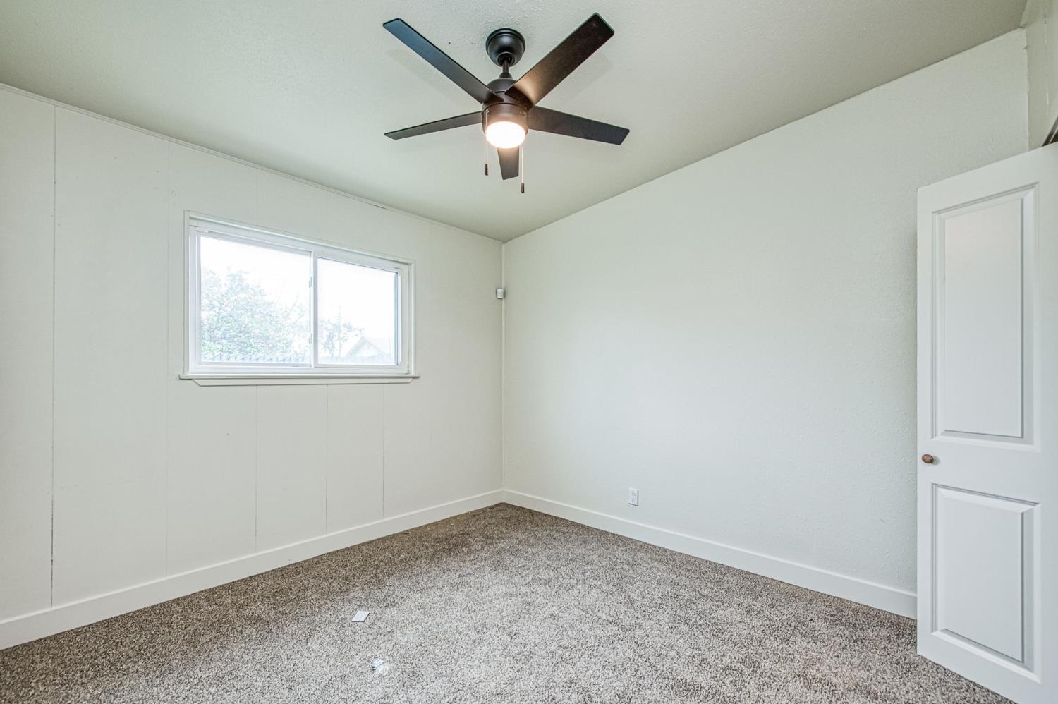 255 W Hawes Ave, Fresno, CA 93706