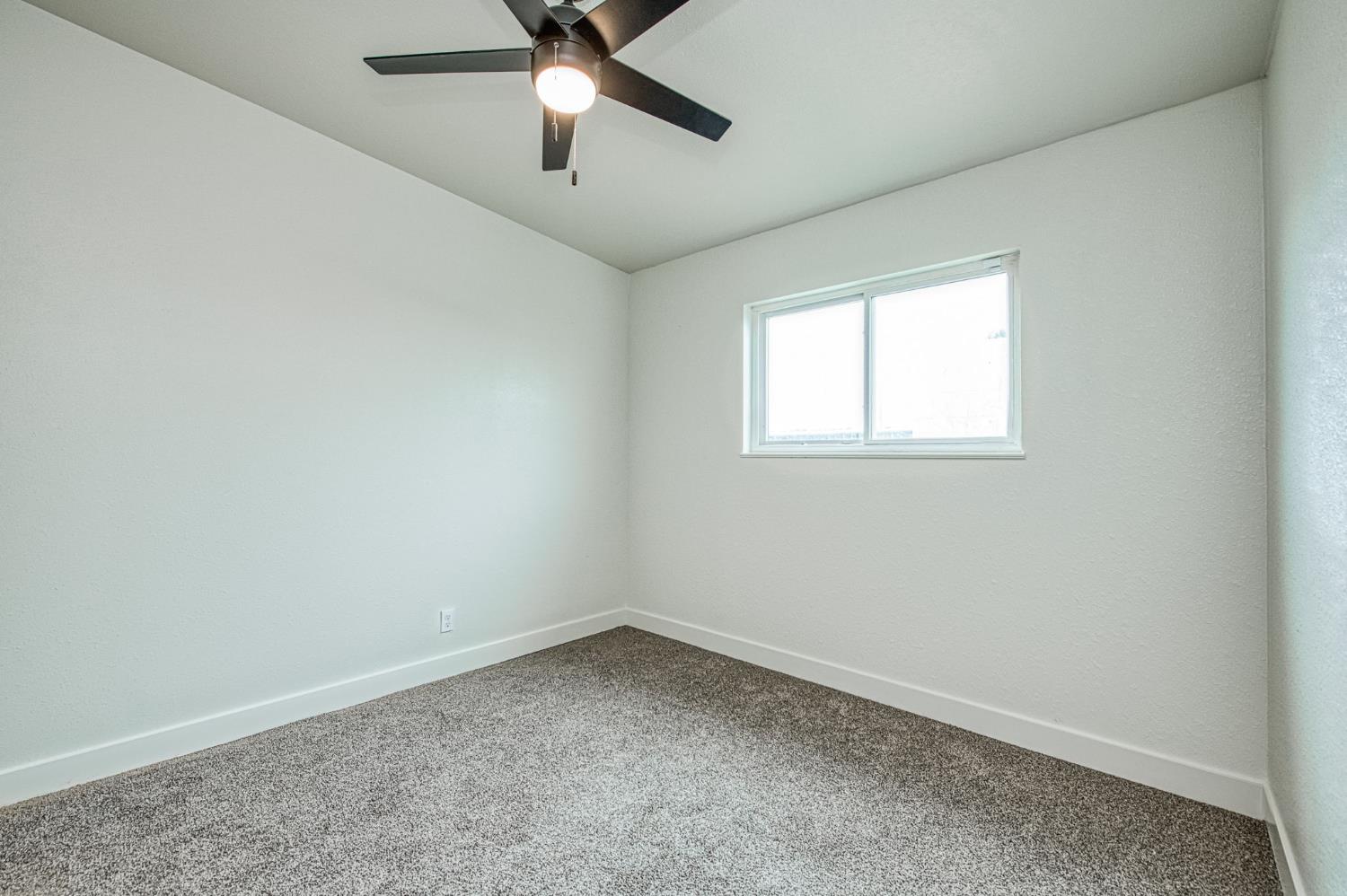 255 W Hawes Ave, Fresno, CA 93706