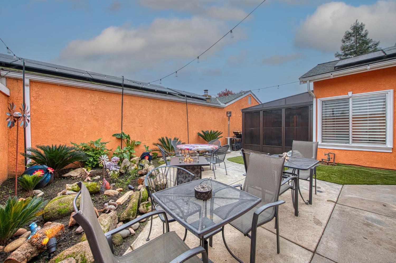 2715 N Marty Ave, Fresno, CA 93722