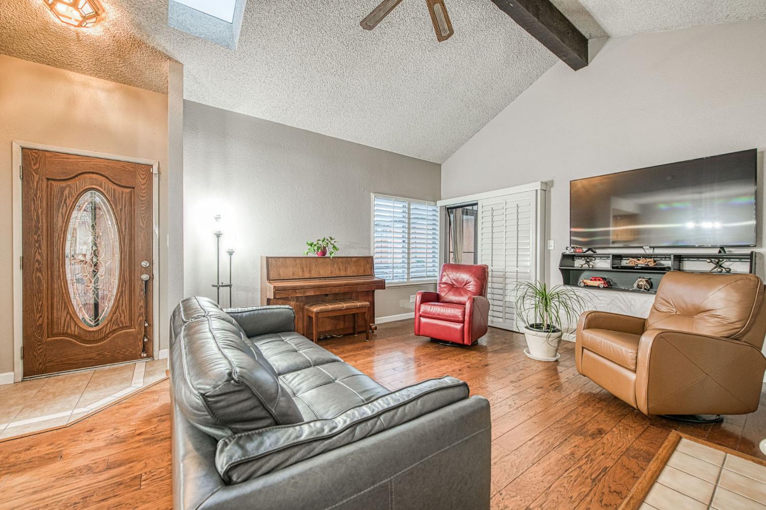 2715 N Marty Ave, Fresno, CA 93722