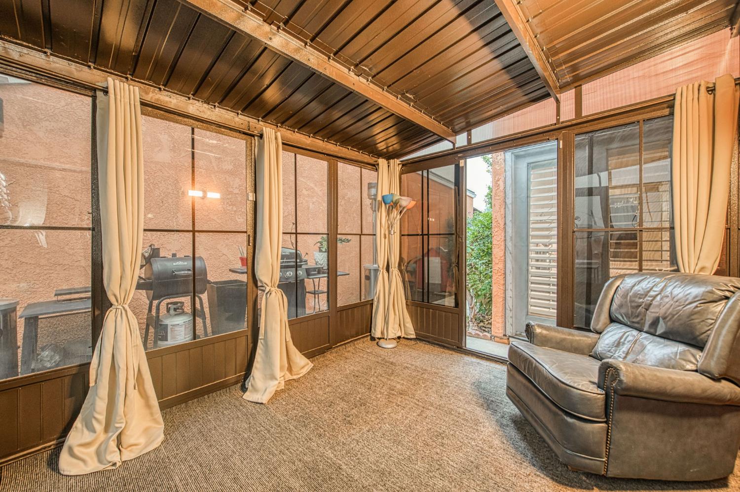 2715 N Marty Ave, Fresno, CA 93722