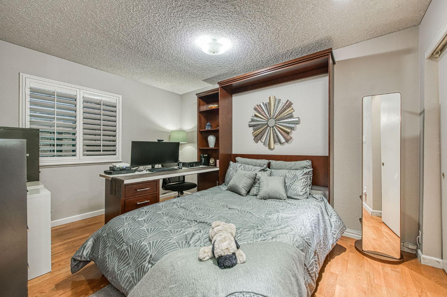 2715 N Marty Ave, Fresno, CA 93722