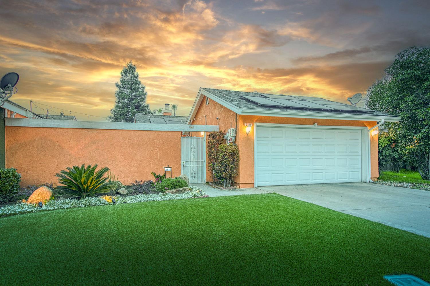 2715 N Marty Ave, Fresno, CA 93722